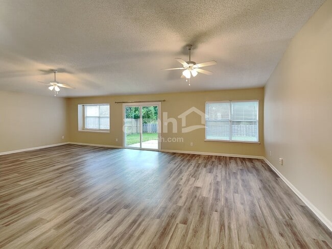 Building Photo - 145 Johns Glen Dr