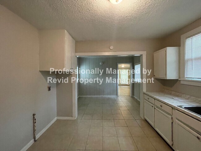 Foto del edificio - 4 Bedroom 2 Bath Home!!! Section 8 Welcome!