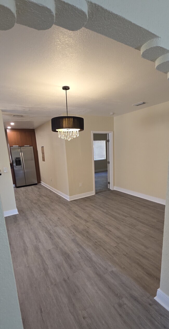 Dining area - 1259 NW 34th Ave