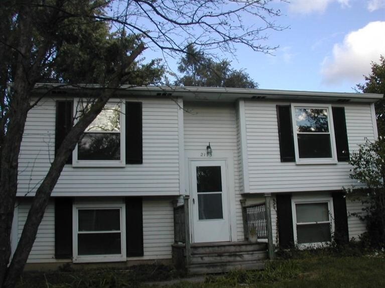 Primary Photo - 2173 Hemlock Dr