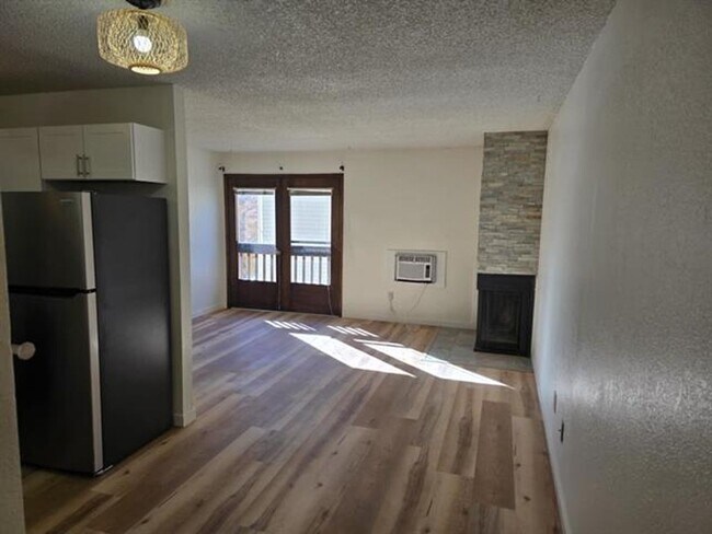 Foto del edificio - 1-Bedroom Condo with Amenities!