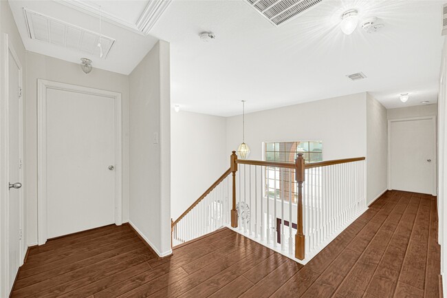 Building Photo - 1630 Trail Oaks Ct