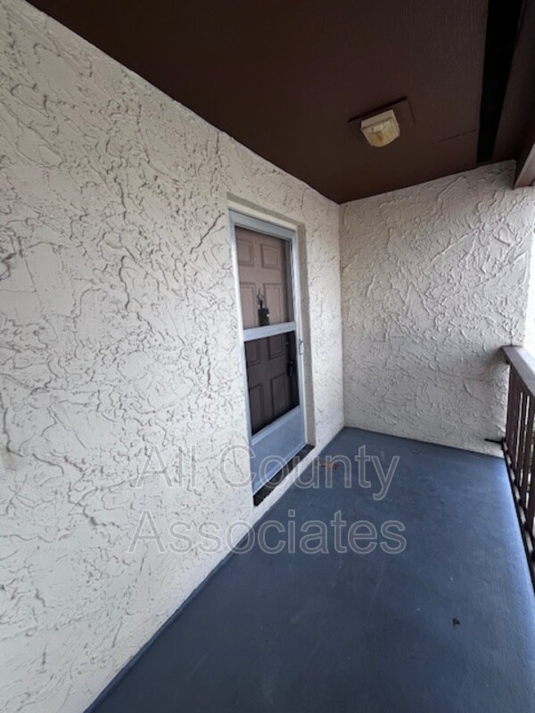 Foto del edificio - 5154 Turquoise Ln