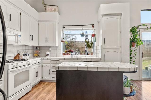 Foto del edificio - 660 Mission Ridge Dr
