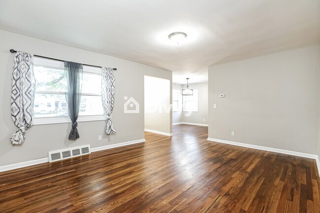 Foto del edificio - 537 Cornell Ave