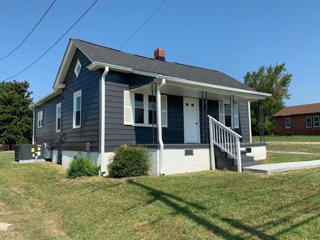Building Photo - 510 Norwalk St