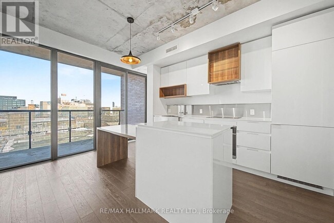 Building Photo - 383 Sorauren Ave