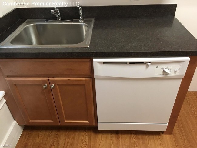 Foto del edificio - 2 br, 1 bath  - 1039 Massachusetts Ave # 1039
