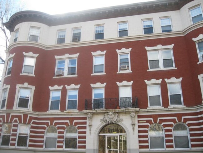 Foto del edificio - 1583 Beacon St