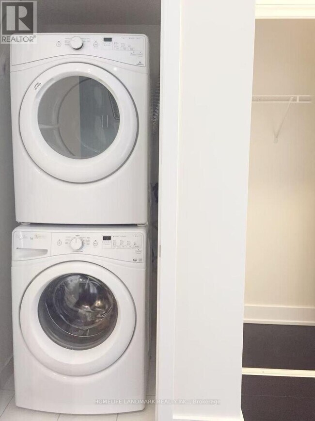 Building Photo - 4011 Brickstone Mews