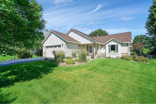 Building Photo - 9120 Sierra Rd