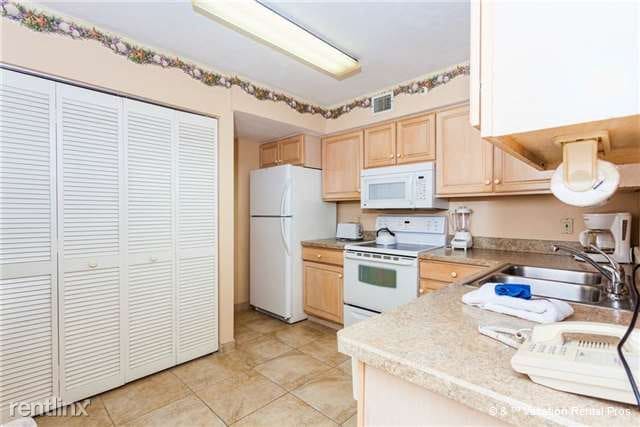 Building Photo - 7317 Estero Blvd