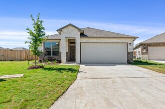 Building Photo - 1204 Grand Oak Trail