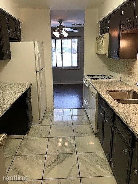 Foto del edificio - 1 br, 1 bath Condo - 2700 Mitchell Drive 3