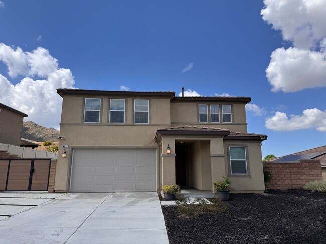 Foto del edificio - Beautiful 5 Bedroom 3 Bathroom Home Built in 2021