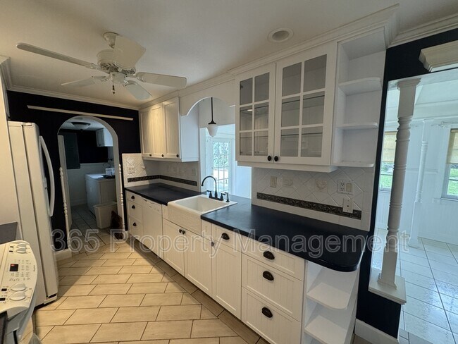 Foto del edificio - 1604 Abscott St