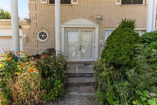 Building Photo - 3516 Gordon Dr