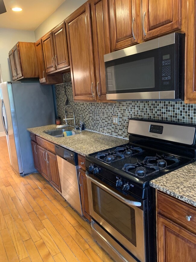 Building Photo - 5617 S Calumet Ave