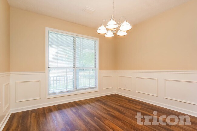 Foto del edificio - 625 Corley Brook Way