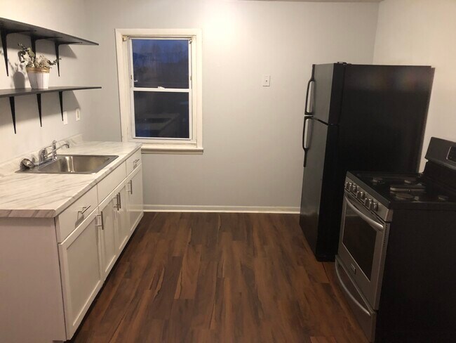 Building Photo - 163 Union Ave