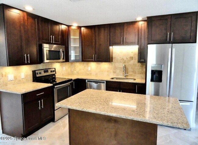 Foto del edificio - 4362 Sherwood Blvd