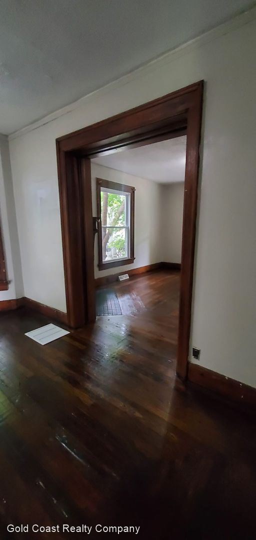 Building Photo - 4 br, 1 bath House - 205 Lexington Ave