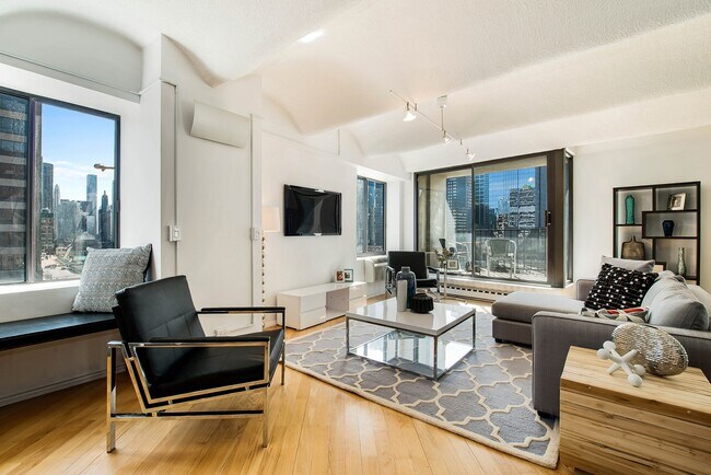 Foto del edificio - 345 N Canal St