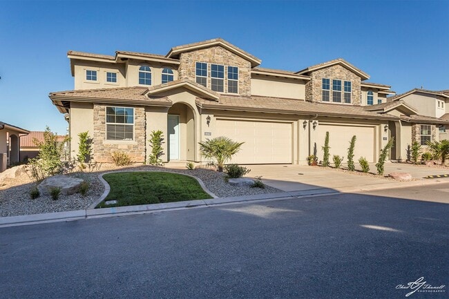Building Photo - Home For Rent with Community Pool & Hot Tub