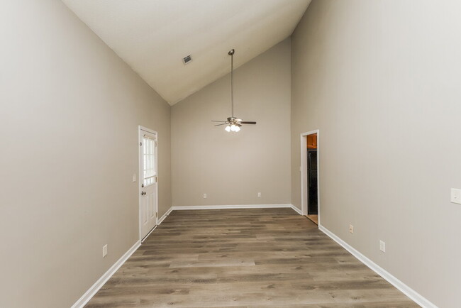 Foto del edificio - 3517 Ten Oaks Cir