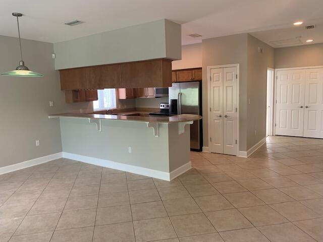 Building Photo - "Chic & Spacious 1BR Oasis in the Heart of Fort Walton Beach – Your Perfect Coastal Retreat!"