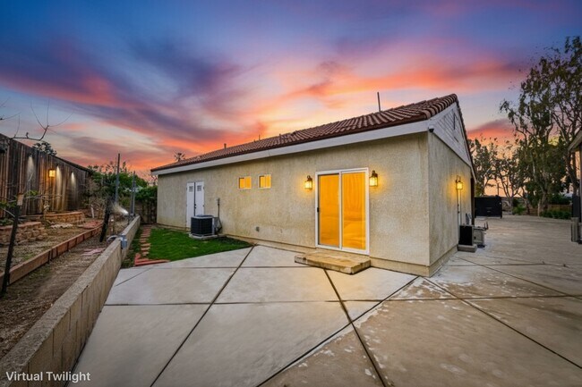 Foto del edificio - 12428 Lilac Ct