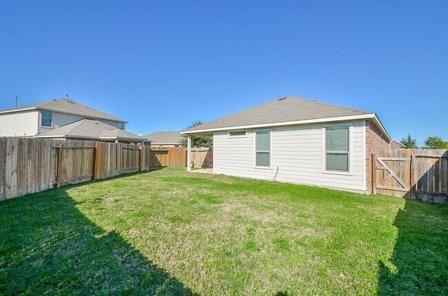 Building Photo - 24811 Colonial Maple Dr
