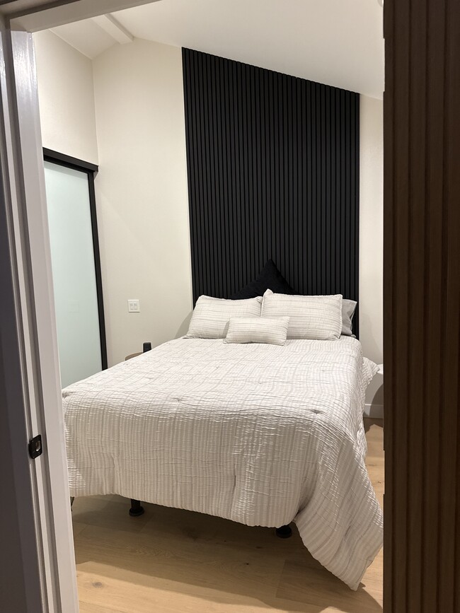 Foto del edificio - 26552-26552 Royale Dr