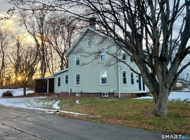 Foto del edificio - 77 Freestone Ave