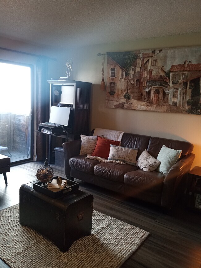 Foto del edificio - 3100 S Federal Blvd