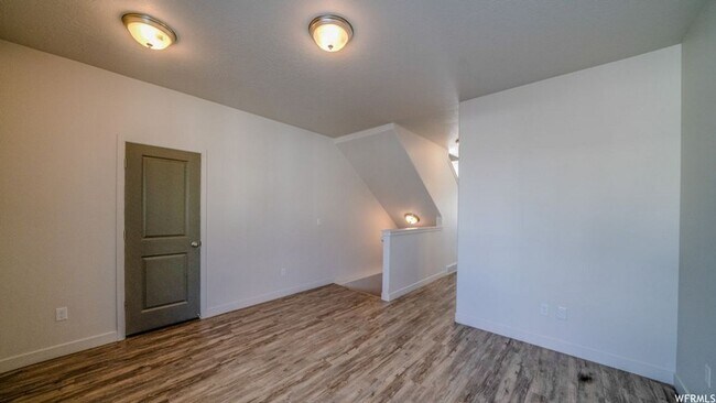 Building Photo - 813 Tamsin Ct