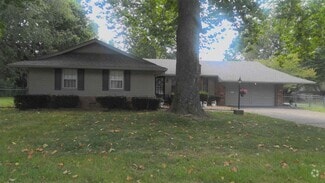 Building Photo - 2302 E Seminole St