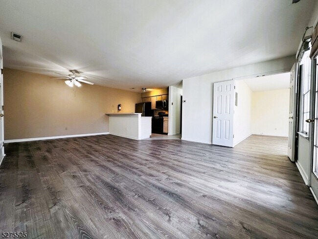 Foto del edificio - 42 Genoble Rd