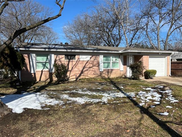 Foto del edificio - 3009 Clover Dr