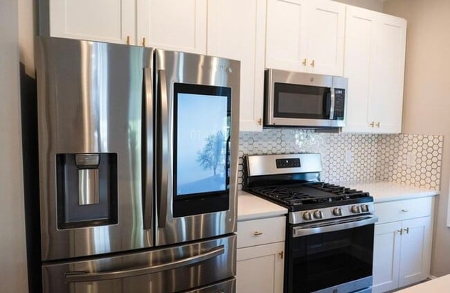 Photo - 118 Radcliffe Ave Apartment