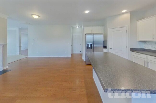 Foto del edificio - 527 W Saddletree Dr