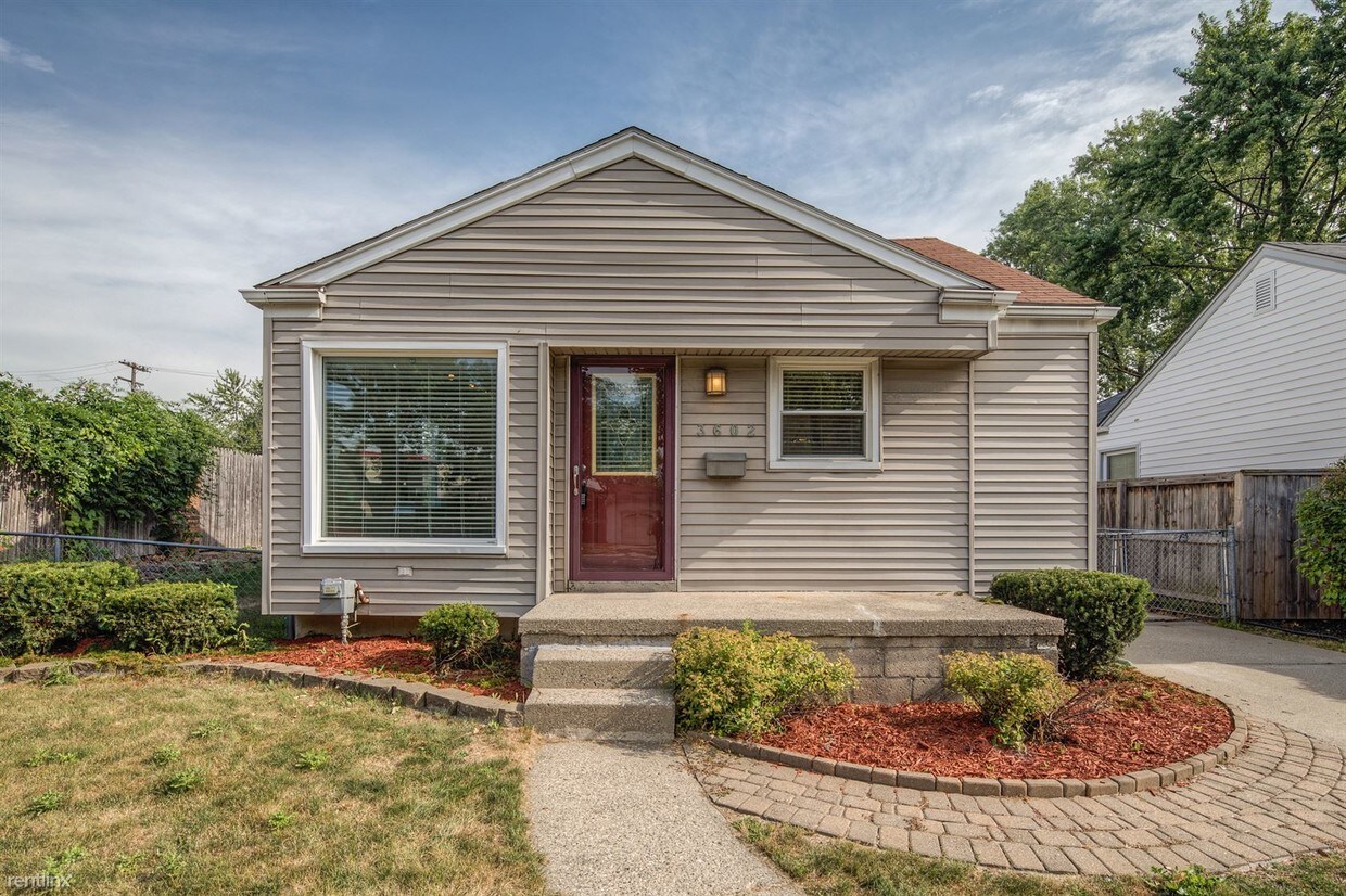 Primary Photo - 3 br, 1 bath House - 3602 Ravena Ave