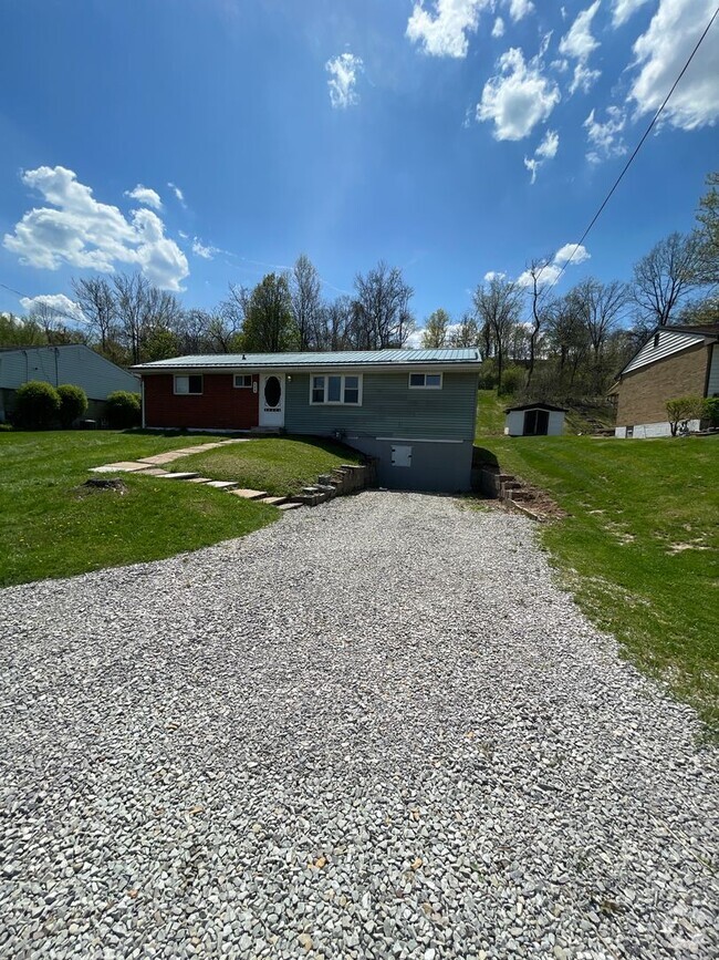 Building Photo - 548 Anderson Rd