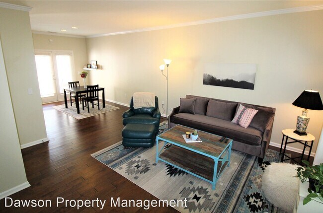 Foto del edificio - 3 br, 2.5 bath House - 450 W. Worthington Ave