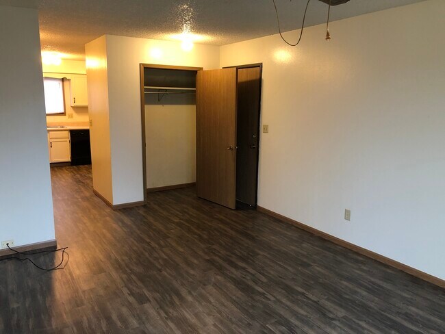 Foto del edificio - 807 E Washington St