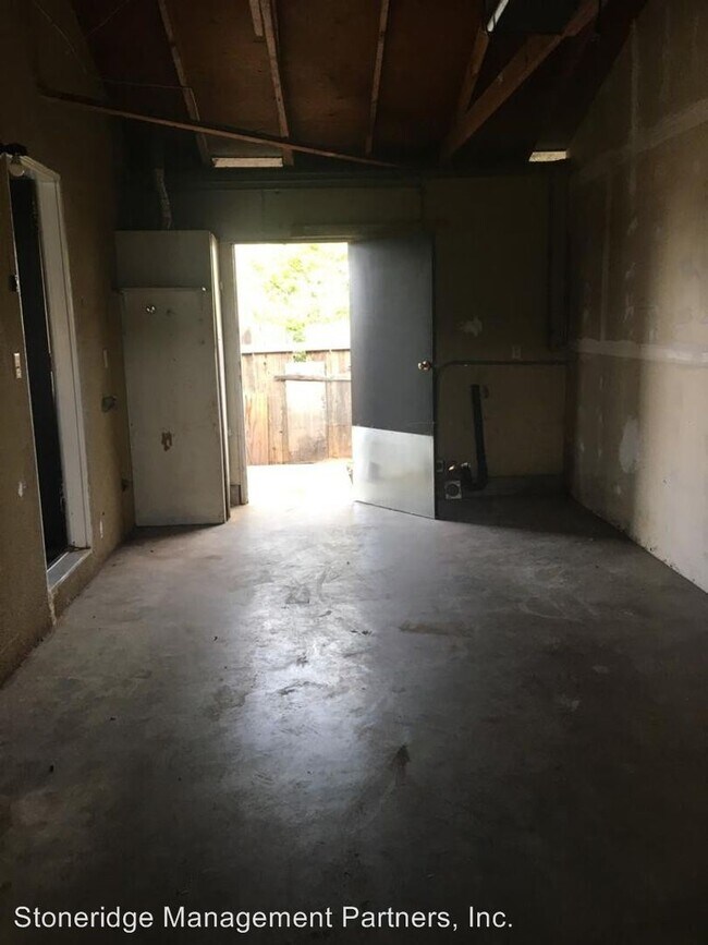 Foto del edificio - 419 W County Line Rd