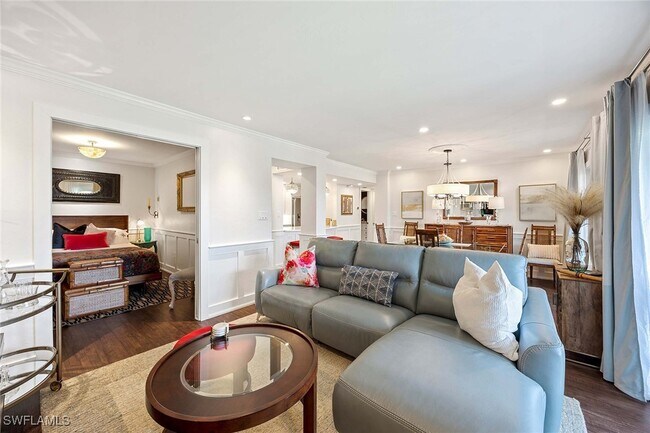Foto del edificio - 555 Park Shore Dr