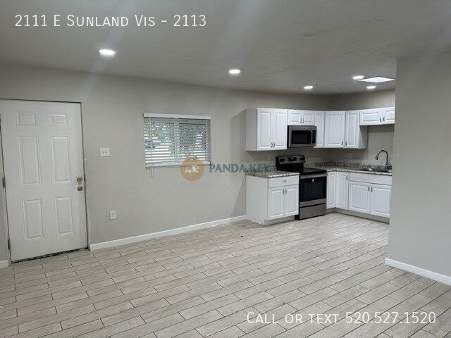 Building Photo - 2111 E Sunland Vista
