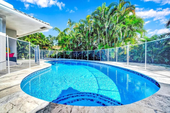 Photo - 864 Appleby St House