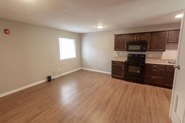 Building Photo - 105 N Garth Ave